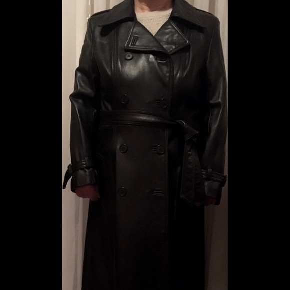 Danier Lambskin Leather Coat - Picture 13 of 14